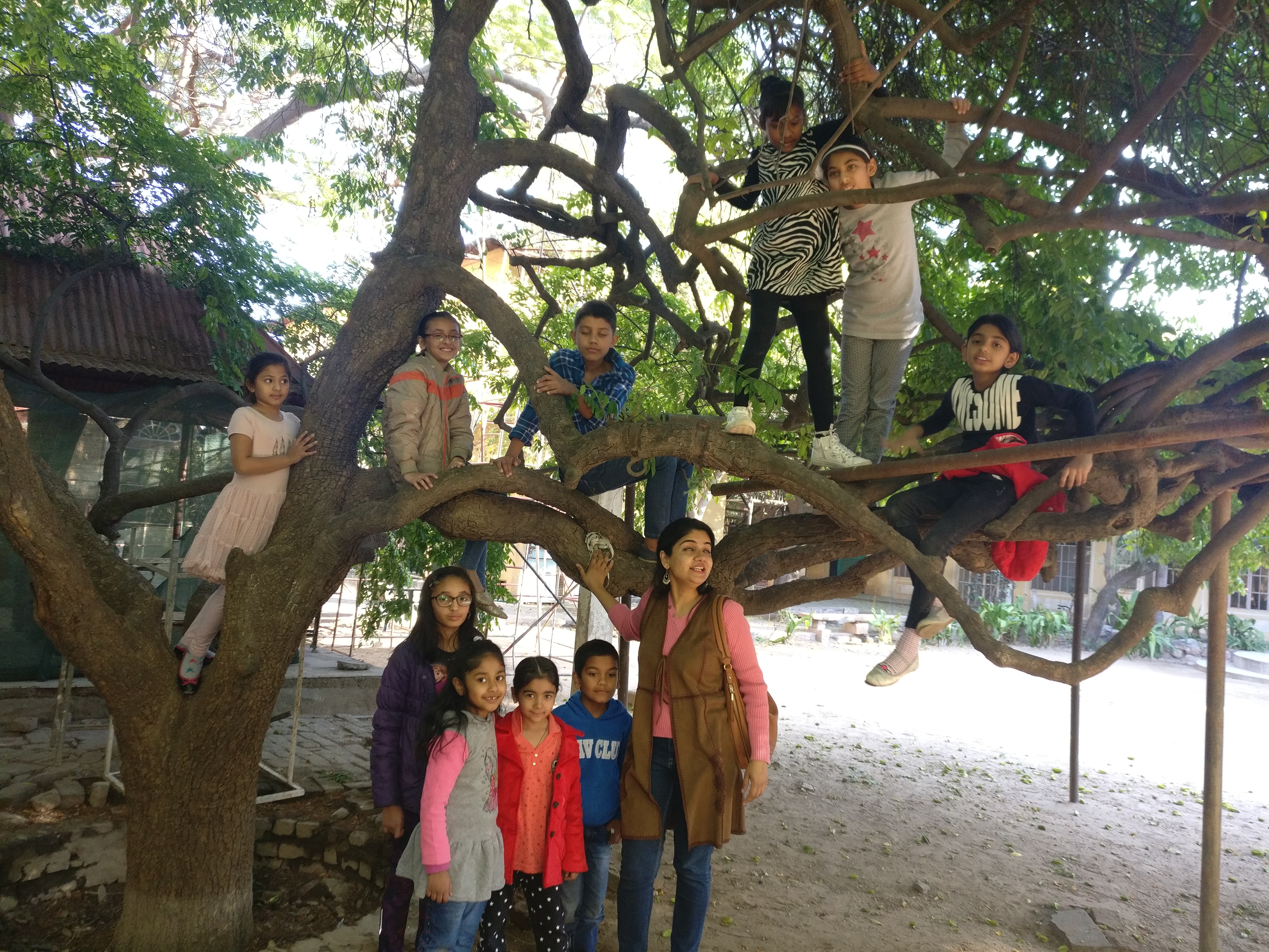 Story Tree session moment - children at session